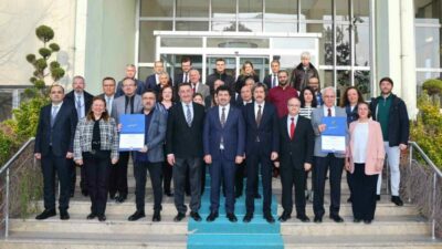 Ulusal ve uluslararası arenada akademik başarılarını geliştirmek için çok sayıda