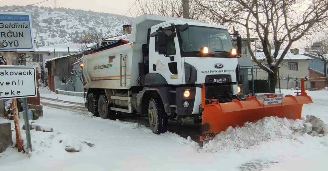 Büyükşehir karla mücadeleye hazır Bursa Büyükşehir Belediyesi, Cuma gününden itibaren etkili olması beklenen kar