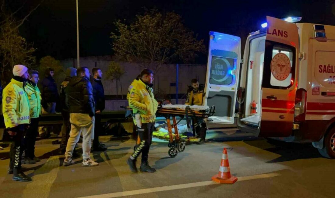 Direksiyon hakimiyetini kaybeden motosiklet sürücüsü bariyerlere çarparak ağır yaralandı Bursa’da direksiyon hakimiyetini kaybeden motosiklet sürücüsü yol kenarında bulunan bariyerlere