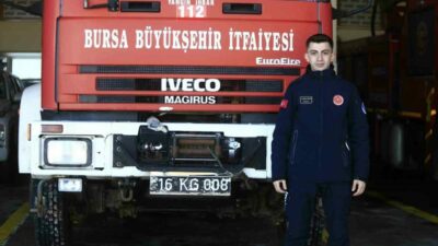 Bursa Büyükşehir İtfaiyesi’nde çalışan Ahmet Burak Öztürk (22), 4 yaşında