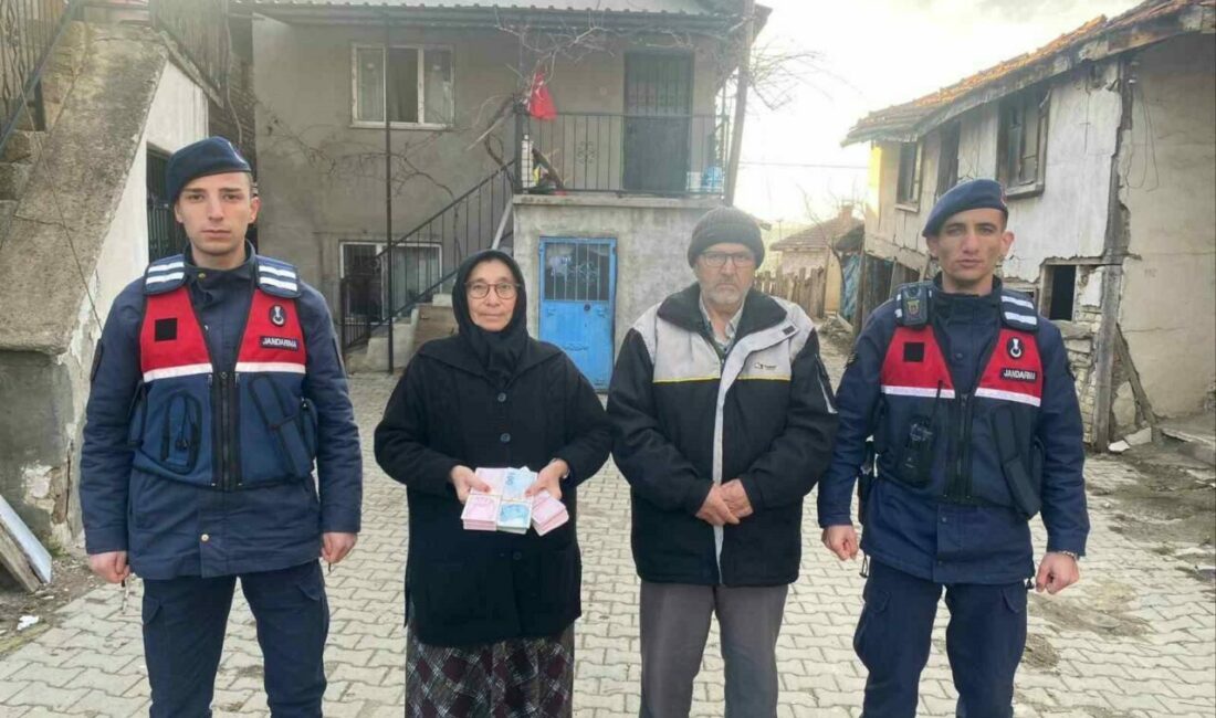 Bursa’da kendilerini polis olarak tanıtan dolandırıcıya 181 bin 500 lira