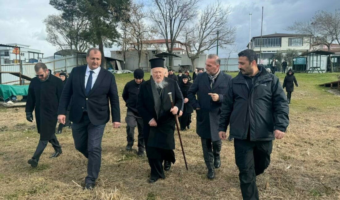 I. Bartholomeos’dan İznik’e önemli ziyaret I. Bartholomeos ve 14 kardinal, İznik’te ziyaretlerinin ardından vatandaşlara bir