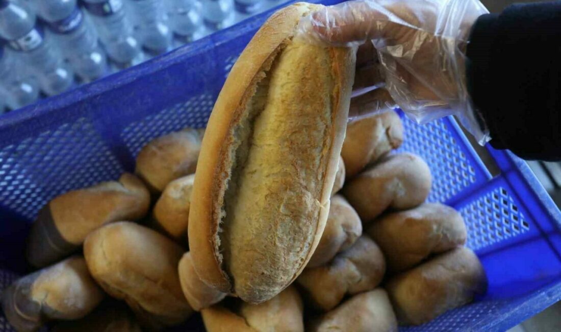 İnegöl’de belediyenin ürettiği halk ekmek satışları başladı. 240 gram ekmek