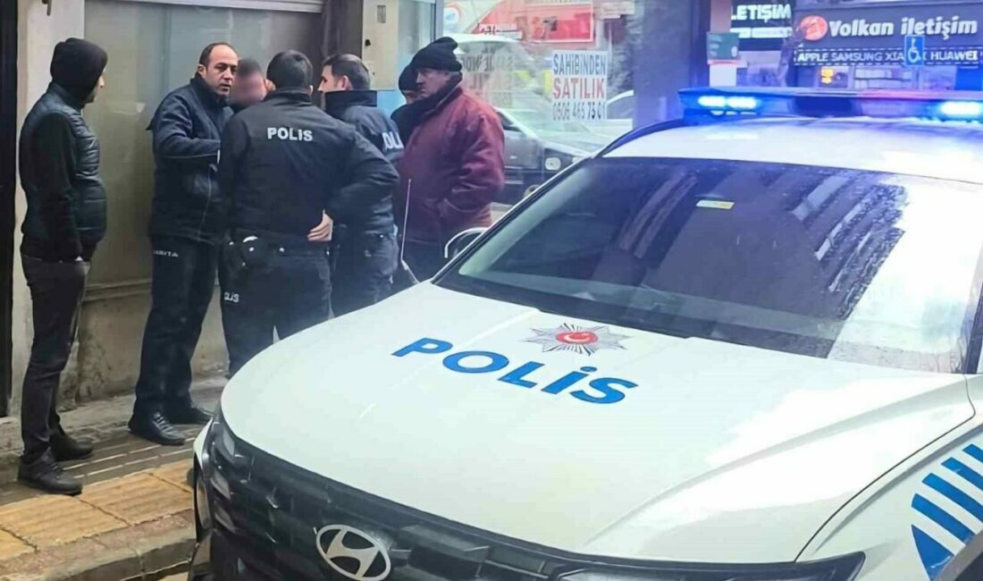 İzmir’den dilenmek için Bursa’ya geldi, zabıtalardan kaçamadı İzmir’den Bursa’ya gelip ’Askere gideceğim’ diyerek insanları kandıran dilenci, Gemlik