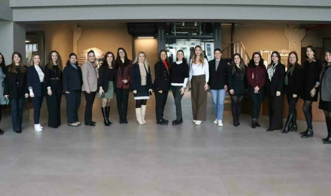 Kadının Güçlenmesi Bursa Platformu, üyeleri bir araya geldi Kadının Güçlenmesi Bursa Platformu, üye ziyaretleri çerçevesinde bu ay HOSAB’daki