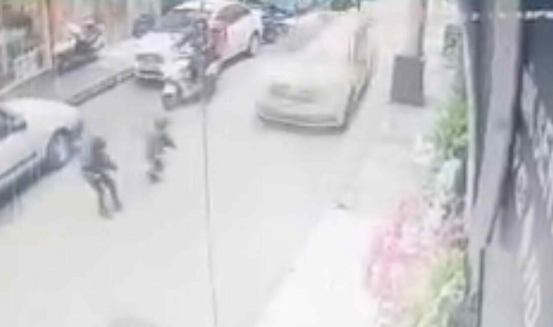 Bursa’da, sokak arasında arkadaşıyla kar topu oynarken, taksinin çarptığı çocuk