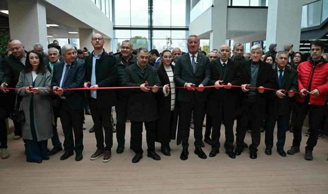 Karacabey Kent Kafe açıldı Karacabey Belediyesi Kent Kafe, Atatürk Kültür Parkı içindeki Ergün Koç