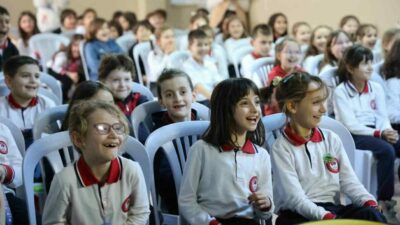 Uludağ Elektrik, çocuklara enerji tasarrufu, verimliliği ve güvenliğini gölge oyunu