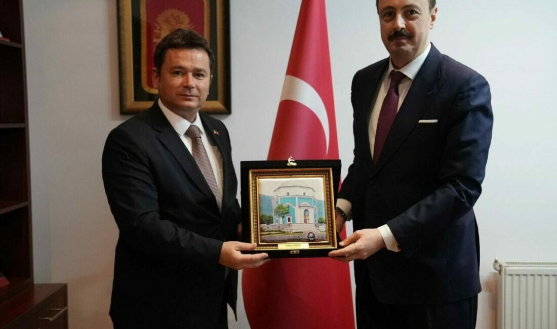 Kardeş şehirler Üsküp’te buluştu Osmangazi Belediyesi, Balkanlardaki şehirler ile kurulan kardeşlik atmosferinin pekiştirilmesini sağlamak
