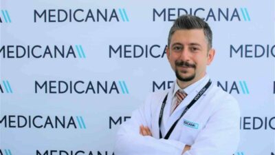 Kış aylarının etkisiyle kar ve buz, yolda yürürken düşme ve