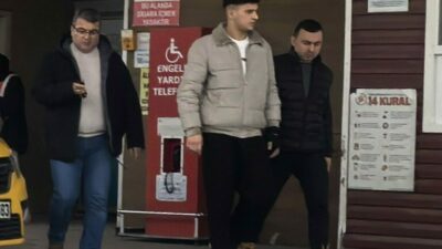 Bursa’nın İnegöl ilçesinde kavgayı ayırmaya çalışan genci karnından bıçaklayıp yaralayan
