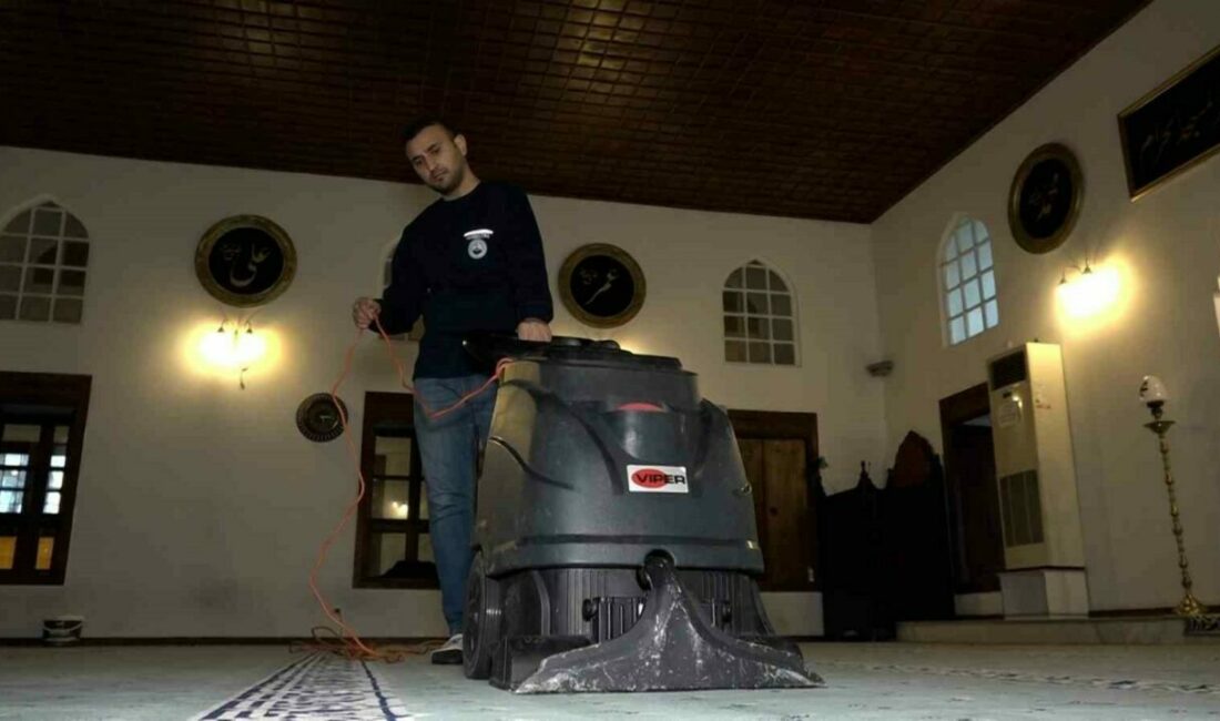 Kestel Belediyesi’nden camilerde Ramazan temizliği Kestel Belediyesi, yaklaşan ramazan ayı vesilesiyle ilçedeki tüm camileri temizlik