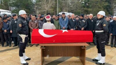 İzmir’in Bornova ilçesinde motosikletin devrilmesi sonucu hayatını kaybeden polis memuru