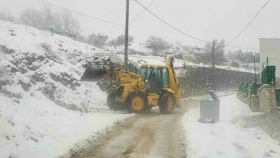 Mudanya Belediyesi, etkili olan kar yağışı sonrası vatandaşların ve sokak