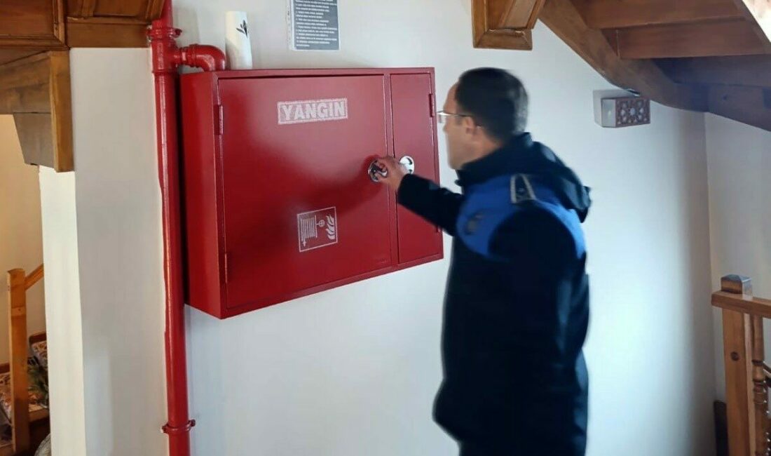 Mudanya’da otellere denetim Mudanya Belediyesi’nin ilçedeki otellere yönelik denetimleri sürüyor. Ekipler denetimde deprem,