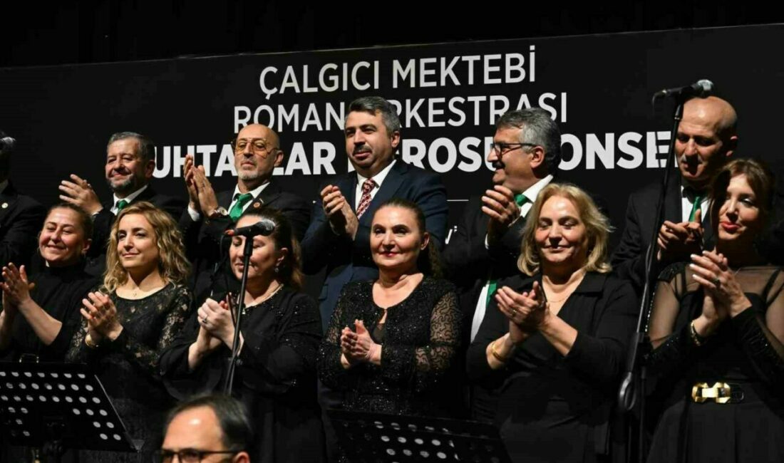 Muhtarlar Korosu’ndan konser Yıldırım Belediyesi, ‘Çalgıcılar Mektebi Roman Orkestrası’nın organize ettiği ve Bursa’nın