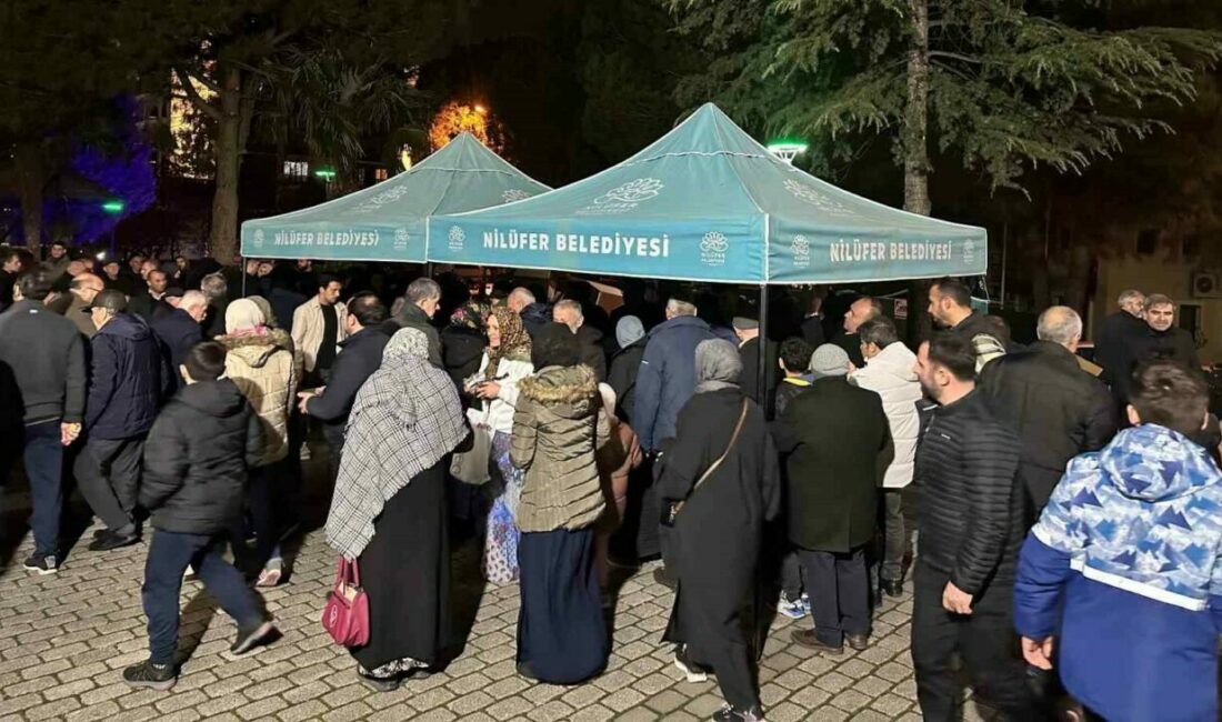 Nilüfer Belediyesi, Ramazan ayının müjdeleyicisi Berat Kandili’nde vatandaş ve personeliyle