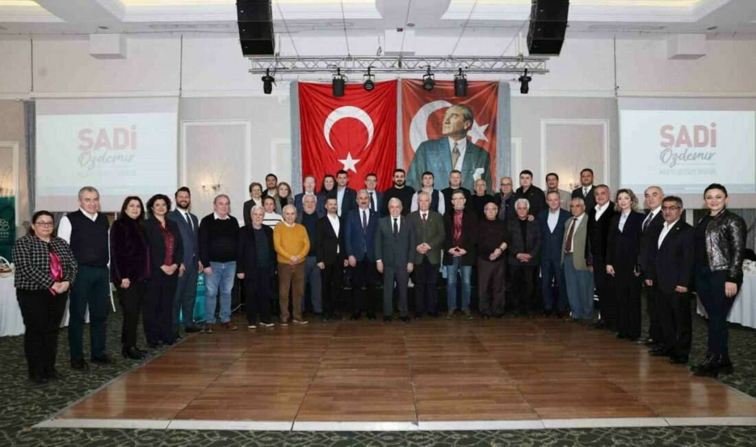 Nilüfer’de geçmişin tecrübesiyle geleceğin vizyonu birleşiyor Nilüfer Belediye Başkanı Şadi Özdemir, ikinci “Ortak Akıl” toplantısını CHP