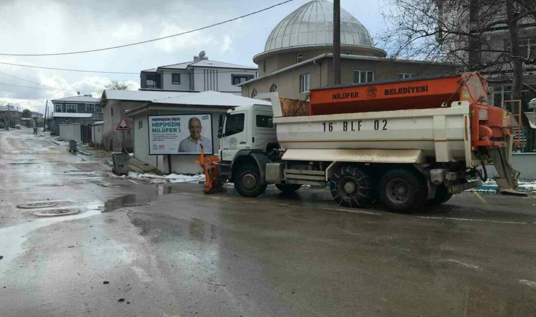 Nilüfer’de yolların açılması için ekipler seferber oldu Nilüfer Belediyesi ekipleri, kar yağışı ve soğuk hava nedeniyle ilçe