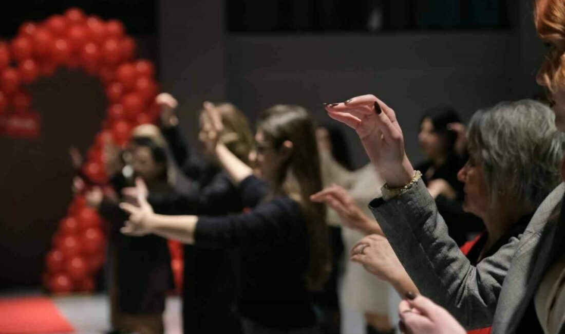 Nilüferli çiftlerden Sevgililer Günü tangosu Nilüfer Belediyesi Sevgililer Günü’ne özel tango atölyesi düzenledi. “Sevgi Nilüfer’de”