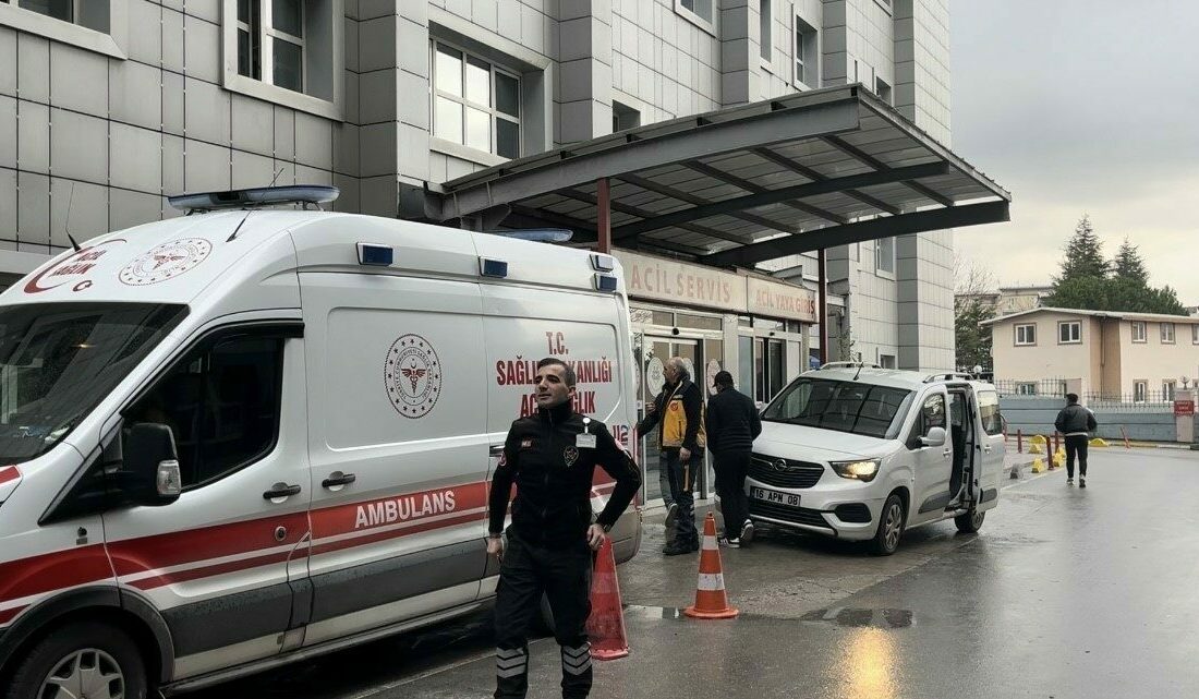 Öğretmenin doğum günü sürprizi 14 öğrenciyi zehirledi Bursa’nın Yıldırım ilçesindeki bir ilkokulda doğum günü nedeniyle öğrencilerinin kendisine