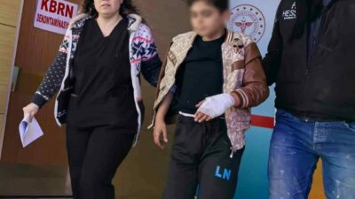 Bursa’nın İnegöl ilçesinde bir ortaokulda meydana gelen olayda duvara tırmanırken