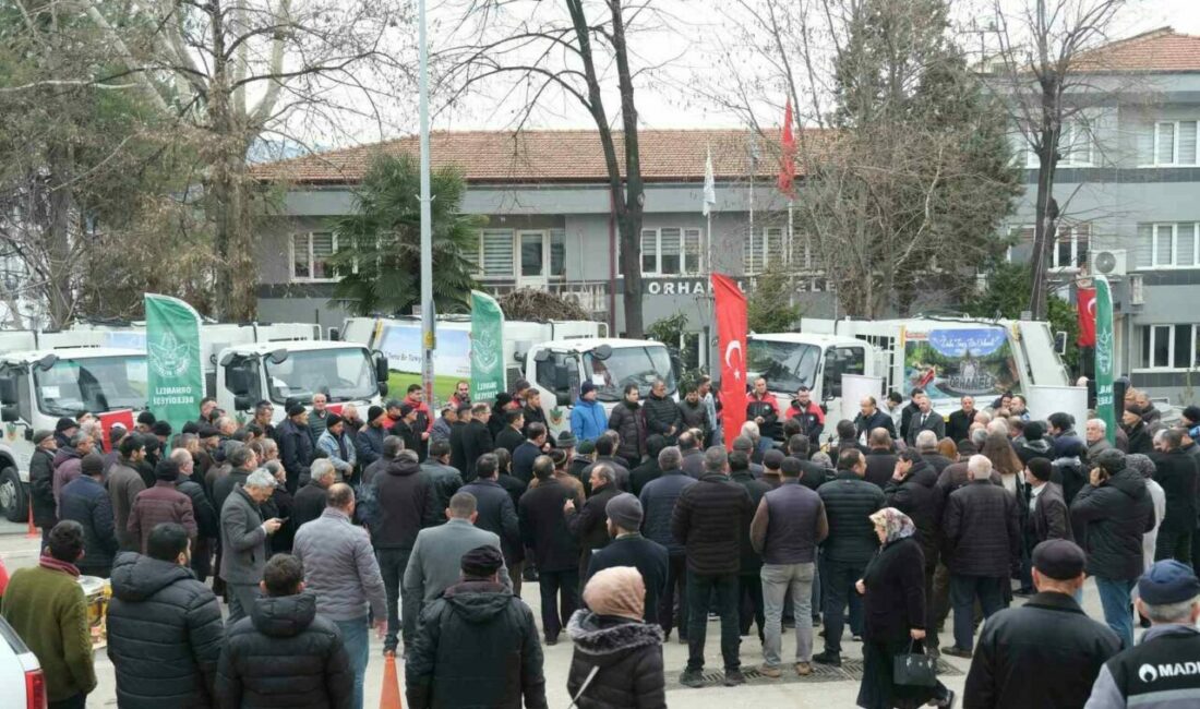 Orhaneli, yeni çöp araçlarına kavuştu Orhaneli Belediyesi, temizlik hizmetlerinin daha etkin şekilde yerine getirilmesi hedefiyle,