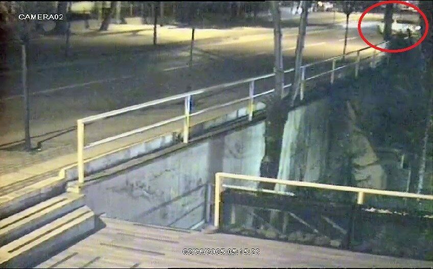 Bursa’da bir sürücü, ara yoldan ana yola çıkınca ne yapacağını