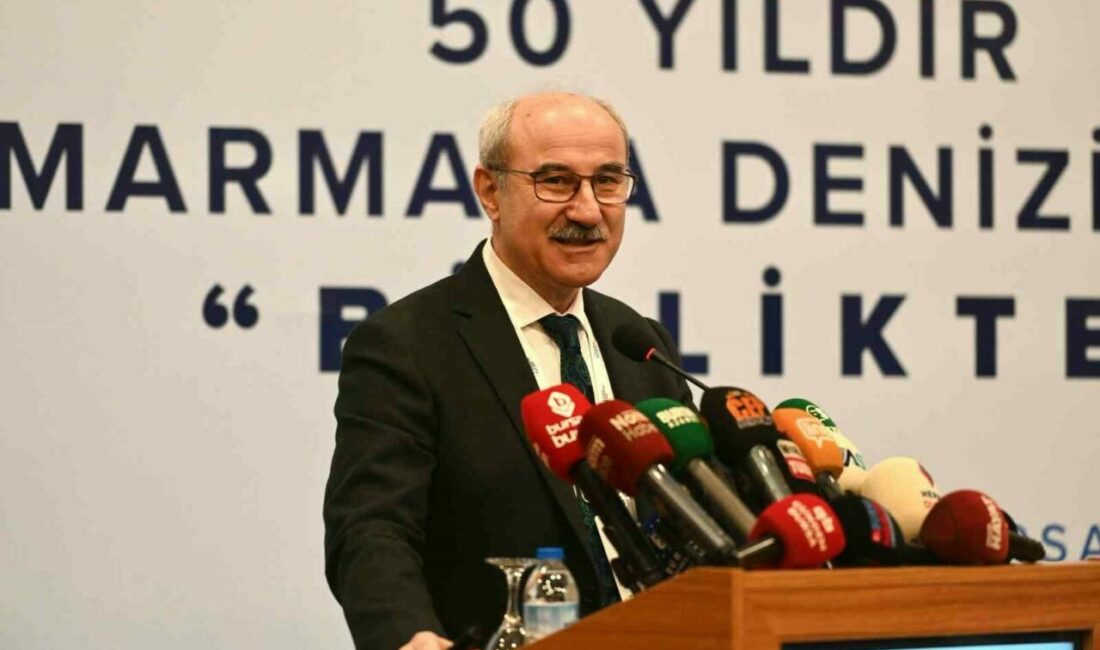 Profesörden salonda şok eden sözler, “Ben biraz gerçekleri konuşacağım, ne olur üzerinize alının ve bana kızın” Marmara Belediyeler Birliğinin kuruluşunun 50. yıl etkinliklerinin ilki olan “50