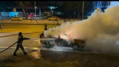 Bursa’da seyir halindeki otomobil bir anda alev aldı. Yangın itfaiye
