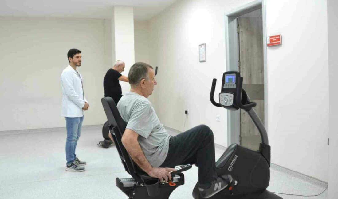 Solunum hastaları Nilüfer Sağlıklı Hayat Merkezi’nde şifa buluyor KOAH, astım, anfizem gibi çeşitli solunum hastalıkları nedeniyle Uludağ Üniversitesi