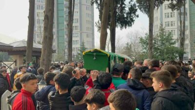 Bursa’da halı saha maçından çıktıktan sonra ticari aracın kendisine çarpması