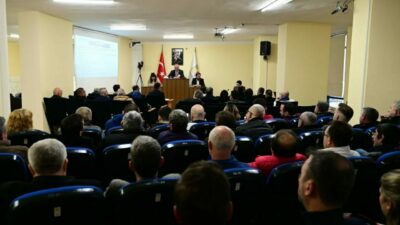 Karacabey Belediye Meclisi’nde Belediyeye ait 44 arsanın satışına İYİ Parti’nin