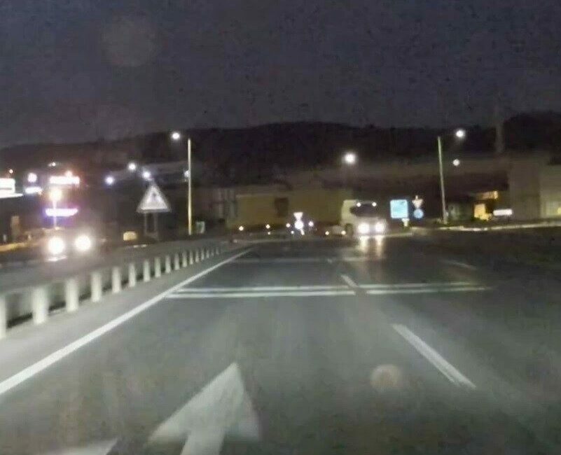 Bursa’nın Gemlik ilçesinde ters şeride giren bir tır yürekleri ağza
