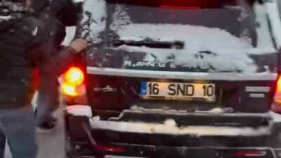 Bursa’da Uludağ’dan cipiyle inmek isteyen sürücü, kar ve buzda zor