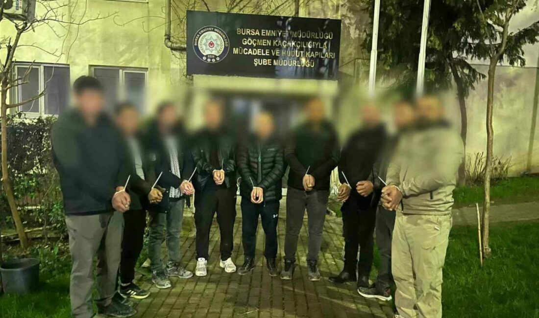 Yabancı uyruklu şahıslara kalacak yer ve iş temin eden 3 kişi yakalandı Yabancı uyruklu şahıslara kalacak yer temin ederek bir işyerinde çalıştırdığı
