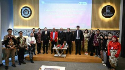 Yıldırım Belediyesi tarafından düzenlenen 3. Uluslararası Öğrenci Sempozyumu önemli kişilere