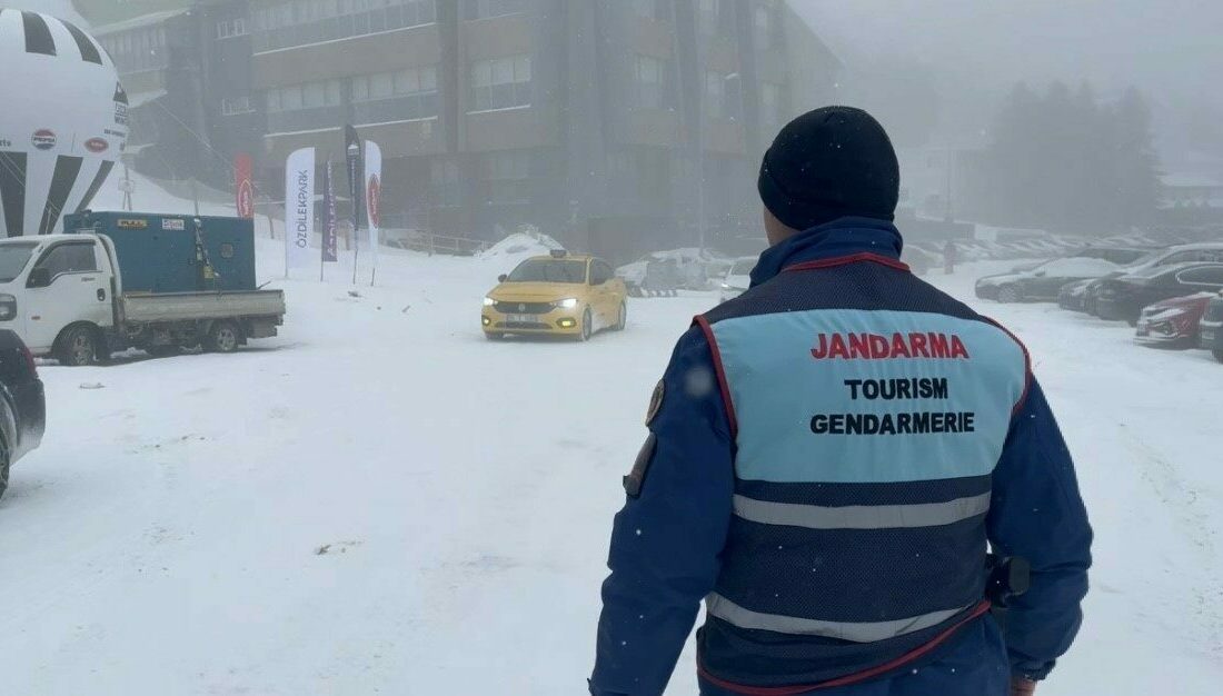 Türkiye’nin en önemli kış turizm merkezlerinden biri olan Uludağ’da şiddetli