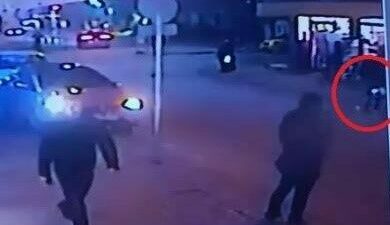Bursa’nın İznik ilçesinde yola fırlayan topunu almak isteyen 9 yaşındaki