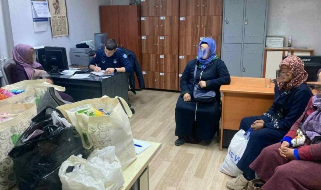Gemlik’te çevre yolunda bir hipermarket çevresinde, insanların duygularını sömürerek vatandaşlara