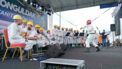 Zonguldaklı madenciler Bursa’daki programda 6 Şubat depreminde vefat edenleri anacak.