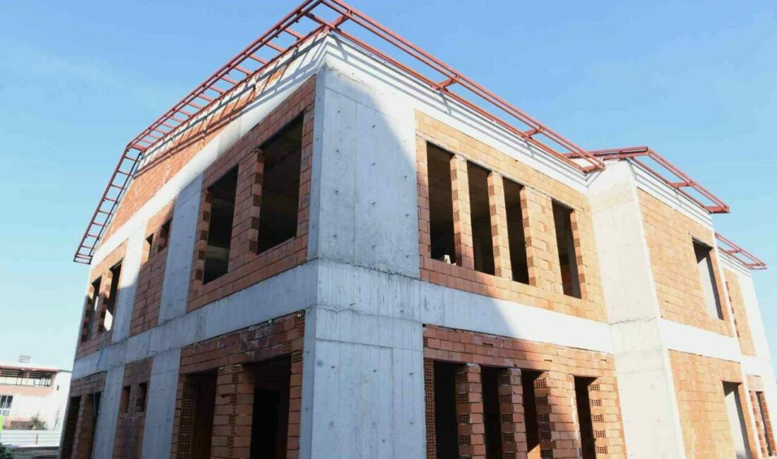 2 ay önce temeli atılan kreş, 3 ay sonra hizmete açılacak Osmangazi Belediye Başkanı Erkan Aydın, 2 ay önce Yunuseli Mahallesi’nde