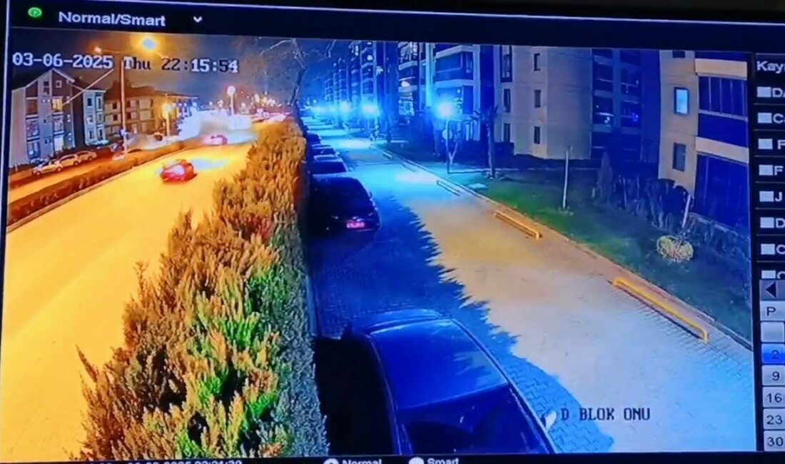 3 aracın karıştığı zincirleme kaza kamerada: 2 yaralı Bursa’nın İnegöl ilçesinde meydana gelen kazada 3 otomobil çarpıştı, 2