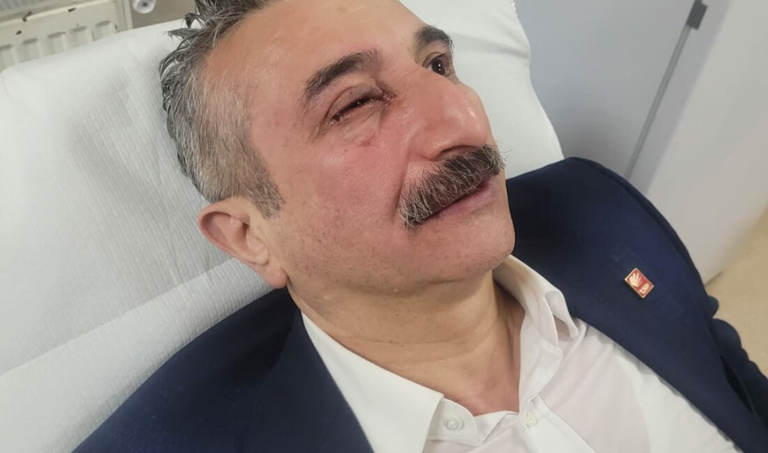 Bursa'da gösteriler sırasında CHP İl Başkanı Nihat Yeşiltaş yaralandı.