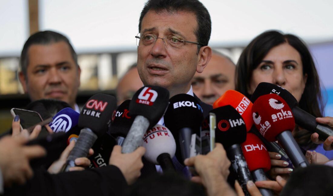 CHP Grup Başkanvekili Gökhan Günaydın, gözaltına alınan Ekrem İmamoğlu'na sağlık