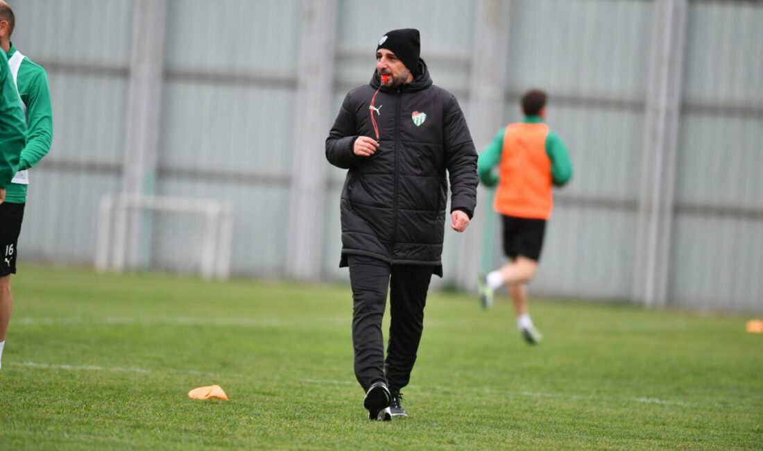 Bursaspor’un çiçeği burnunda teknik adamı Adem Çağlayan startı hızlı verdi…