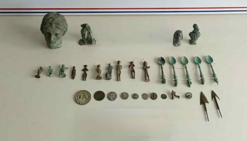 Bursa’nın İnegöl ilçesinde düzenlenen operasyonda Roma dönemine ait çok sayıda