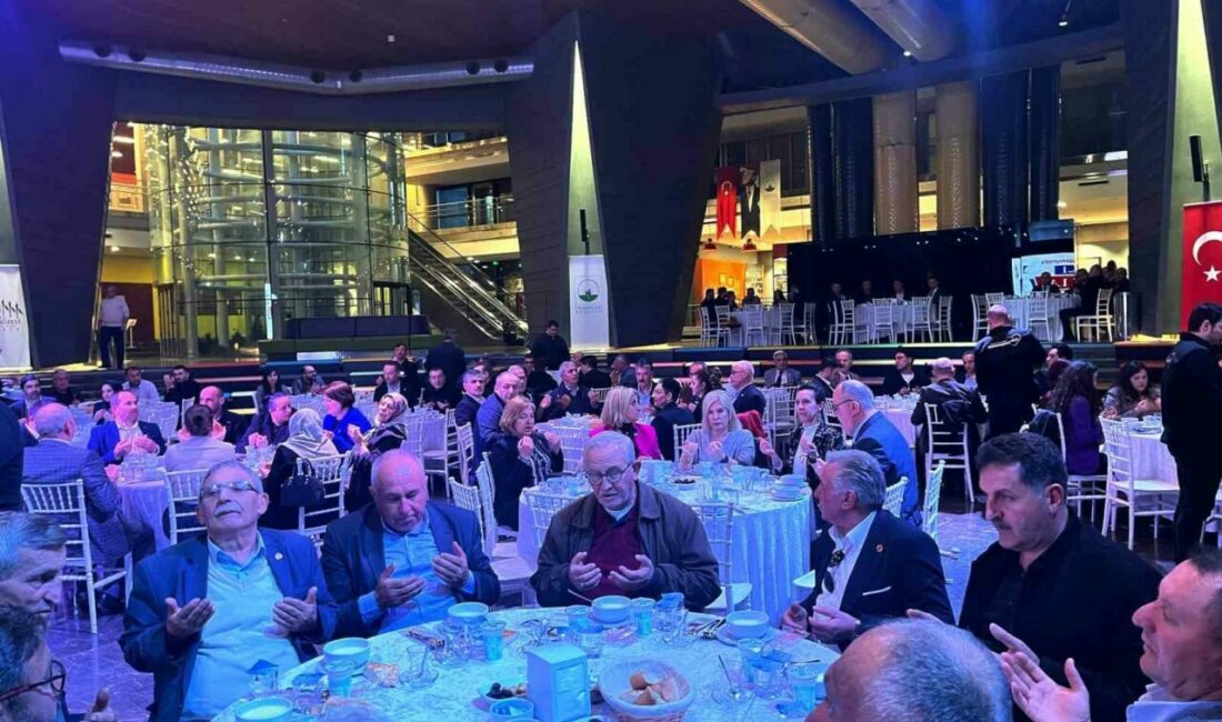 Osmangazi Belediye Başkanı Erkan Aydın, belediye meclis üyeleri, muhtarlar ve