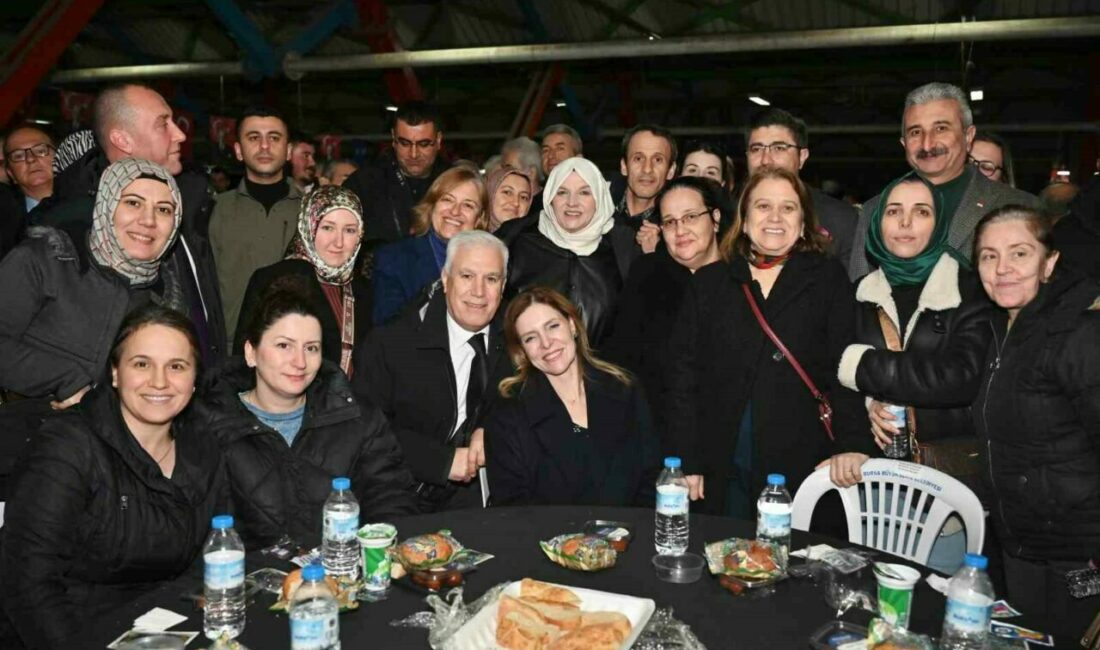 Bursa Büyükşehir Belediyesi tarafından Osmangazi ilçesi Soğanlı Mahallesi’nde düzenlenen iftar