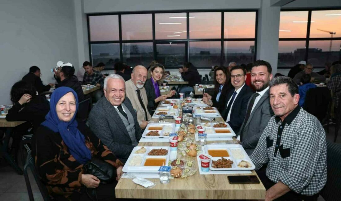 Nilüfer Belediye Başkanı Şadi Özdemir, Ramazan ayında her gün yüzlerce